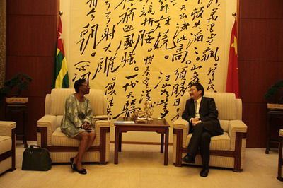 伊格女士对中方长期支持非洲国家在和安领域的努力表示高度赞赏，并希望进一步加强与中方的协调合作。