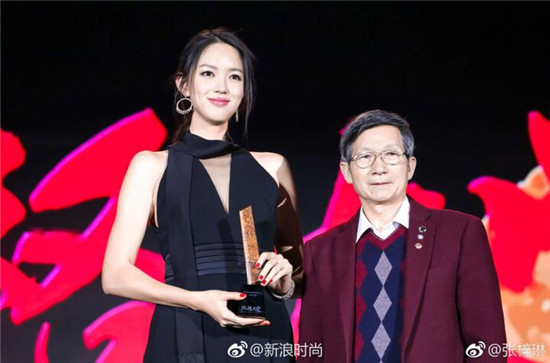 频现时尚SHOW_黄建南缘何备受时尚界青睐? 频现时尚SHOW_黄建南缘何备受时尚界青睐?