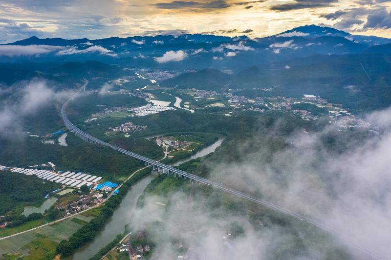 【大美广东】Yunfu: Uma Cidade Jovem no Seu Caminho a Perseguir Sonhos 云浮：追逐梦想的年轻都市