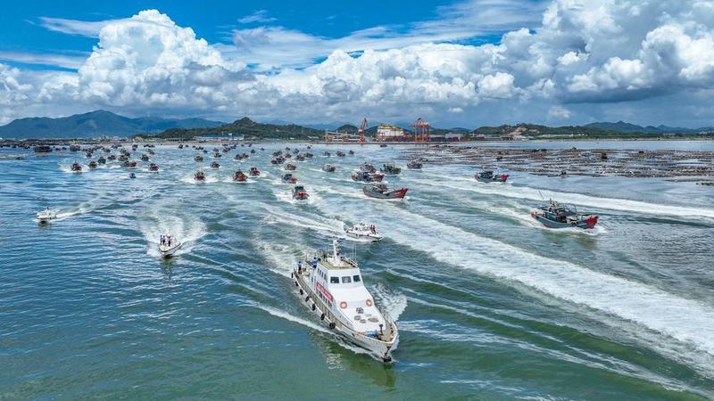 【大美广东】Barcos de Pesca em Raoping, Chaozhou: Reiniciar o Motor e Avançar em Frente 潮州饶平渔船：重启引擎，千帆竞渡