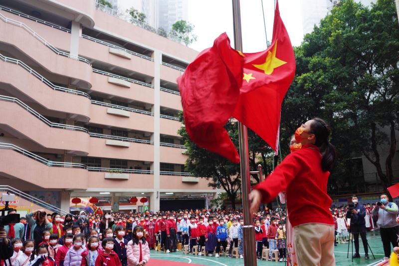 【老广贺春】A dança do leão dá as boas-vindas ao novo ano escolar em Guangzhou 久别重逢！广州小学醒狮献瑞迎开学